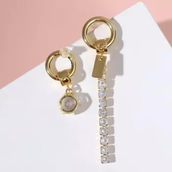 Серьги со стразами "Блум" ассиметрия, цвет белый в золоте