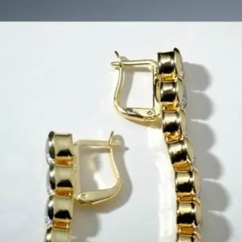 Серьги со стразами "Дорожка" круги, цвет белый в золоте