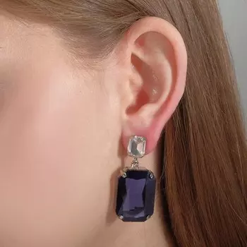 Серьги со стразами «Драгоценность» квадраты цвет бело-фиолетовый в серебре