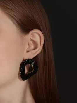 Серьги со стразами QF «Блеск» бублик, чёрные в золоте