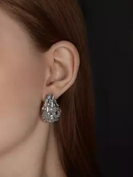 Серьги со стразами QF «Блеск» капля, белые в серебре