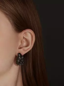 Серьги со стразами QF «Блеск» капля, серые