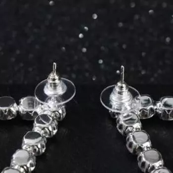 Серьги со стразами "Селебрити" ромб, цвет белый в серебре