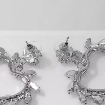Серьги со стразами «Сердце» контур в листьях, белые в серебре