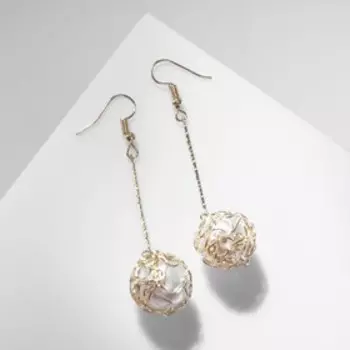 Серьги висячие «Шар плетёный», цвет белый в золоте, 6,5 см