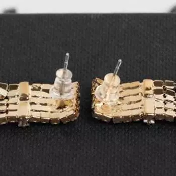 Серьги висячие со стразами «Голливуд» разные уровни, цвет белый в золоте, 11 см