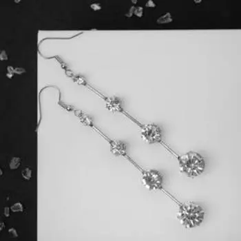 Серьги висячие со стразами «Капли» дорожка, цвет белый в серебре, 6,2 см