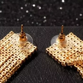 Серьги висячие со стразами "Водопад" квадрат, цвет белый в золоте