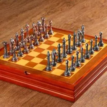 Шахматные фигуры сувенирные, h короля-8 см, пешки-5.6 см, d=2 см