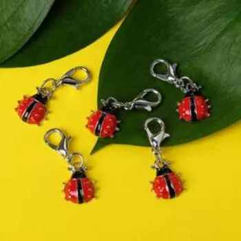 Шарм для браслета на карабине «Божья коровка», красно-чёрный в серебре