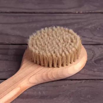 Щётка для сухого массажа Доляна, с ручкой, натуральная щетина