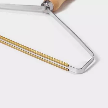 Щётка скребок для удаления шерсти и катышков с ковров и мебели Доляна, лакированная ручка, 2523 см