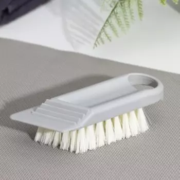 Щётка универсальная Raccoon Breeze, в одном корпусе со скребком, 14 см, цвет МИКС