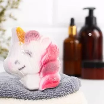 Бомбочка для ванны с шиммером "Единорог" 100 гр "Добропаровъ" аромат клубника