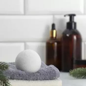 Шипучая бомбочка из гималайской соли "Счастливого Нового года" с эфирным маслом лаванды,140г