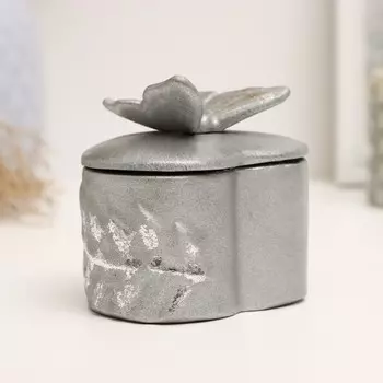 Шкатулка "Бабочка на сердце" сталь с посеребрением, 8х10см