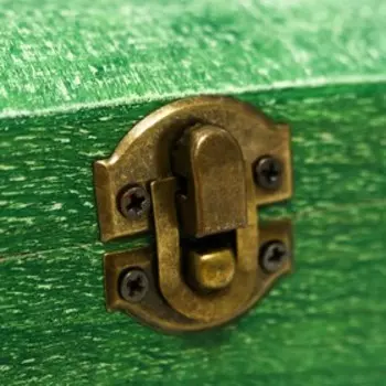 Шкатулка дерево "Сундучок" зелёная 8х8х12 см