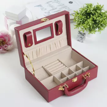 Шкатулка кожзам для украшений чемодан "Крупная клетка" красная 9х25х17,3 см