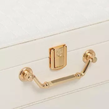 Шкатулка кожзам для украшений "Кейс. Шахматка" белая 17,5х24х9 см