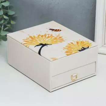 Шкатулка кожзам для украшений "Одуванчики и пчёлка" 8,7х14,3х18,2 см
