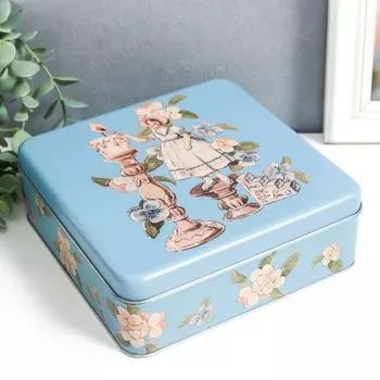 Шкатулка металл квадрат "Малышка и подсвечник" 5,8х17х17 см