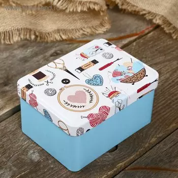 Шкатулка металл прямоугольная "Мастерская швеи" матовая 6,3х9х12 см