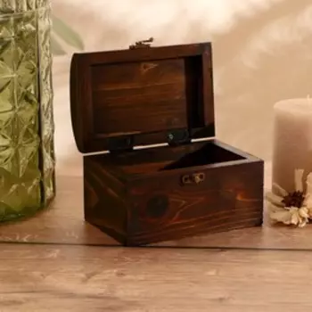 Шкатулка с чеканкой 14,5х9,5х10 см. дерево манго