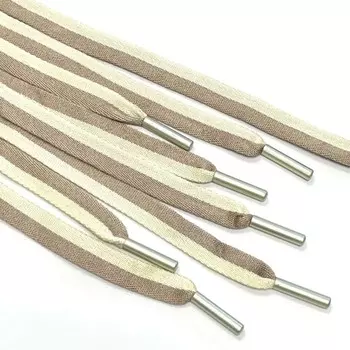 Шнур плоский с металлическим наконечником, ширина 1,3 см, цвет крем, капучино