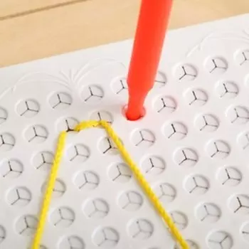 Шнуровальный планшет «Весёлые рисунки», в пакете