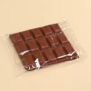 Шоколад «Rich Bitch» с розовыми блёстками, 50 г.