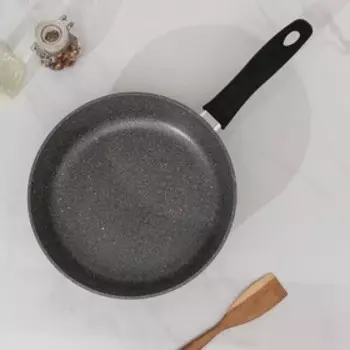 Сковорода Доляна «Марбл», d=26 см, пластиковая ручка, антипригарное покрытие