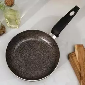 Сковорода глубокая Merletto, d=22 см, пластиковая ручка, стеклянная крышка, антипригарное покрытие, цвет чёрный