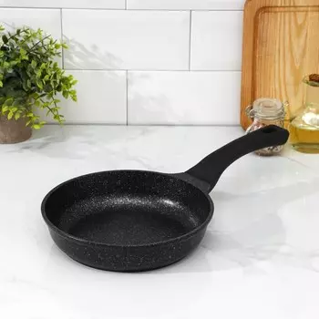 Сковорода «Серебро Induction», d=22 см, h=4,9 см, пластиковая ручка, антипригарное покрытие, индукция, цвет чёрный