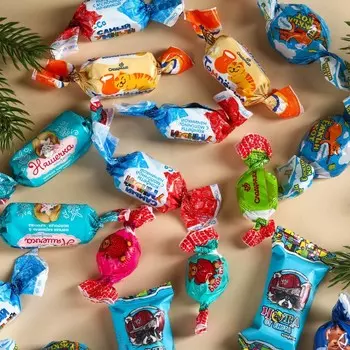 Сладкий детский новогодний подарок «Сказочный год», шоколадные конфеты + заготовка для открытки, 500 г.