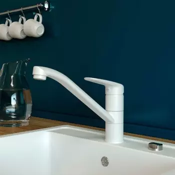 Смеситель для кухни IDDIS Male MALWT00i05, силиконовый аэратор, белый матовый