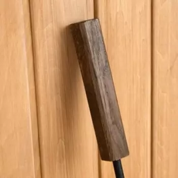 Совок с деревянной ручкой