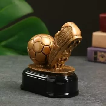 Кубок наградной с фигуркой «Футбол: золотой мяч», 11117 см