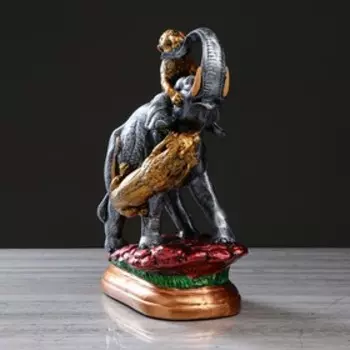 Статуэтка "Слон с тиграми", цветная, гипс, 35 см