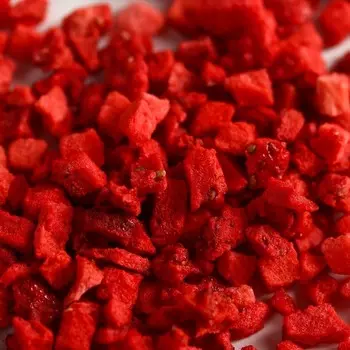 Украшение для торта ягода сублимированная «Клубника», 5 г.