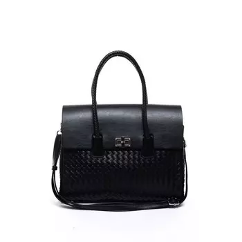 Сумка мессенджер, отдел на клапане, цвет черный