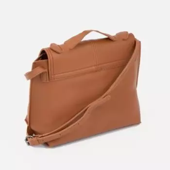 Сумка-мессенджер на клапане, длинный ремень, цвет коричневый