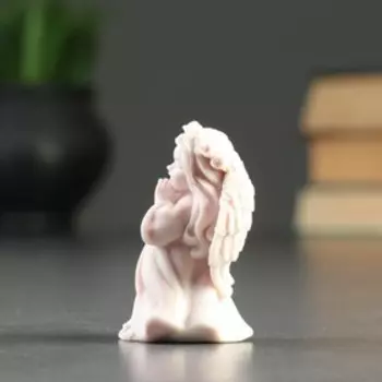 Сувенир "Ангел молящийся с венком" 6,5см