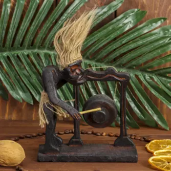 Сувенир дерево "Абориген-музыкант" 30см