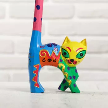 Сувенир дерево "Кошечка радужная" 11х3,5х30 см