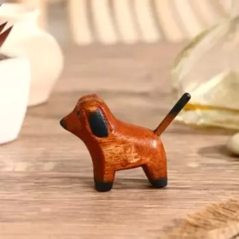 Сувенир дерево "Собачка" 6х4х2 см