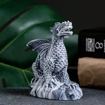 Сувенир "Дракон на подставке" 10,5см