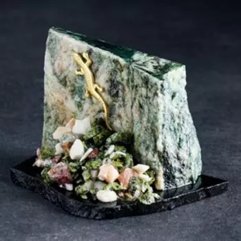 Фигурка «Горка», змеевик