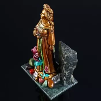 Сувенир "Хозяйка медной горы", 10х15х25 см, змеевик, гипс, минералы