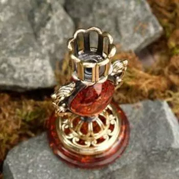 Сувенир из латуни и янтаря "Подсвечник. Кандебляр"