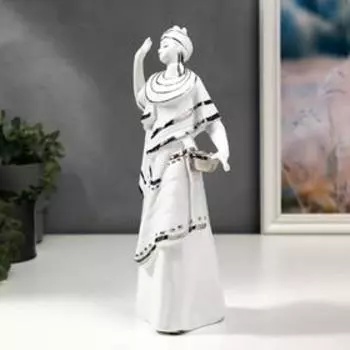 Сувенир керамика "Африканка в национальной одежде" белый с серебром 28х10х14 см